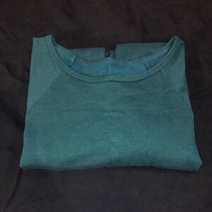 Fleo. Gently Used Sweatshirt. Size medium. Teal.
